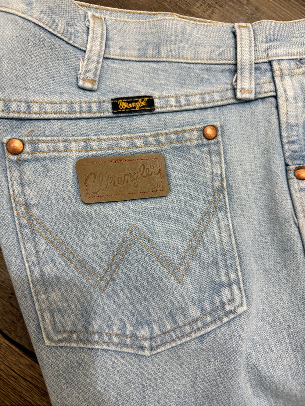 Wrangler Women's Light Wash Straight Leg Jeans
